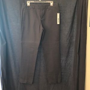 Great DKNY skinny/straight pants.